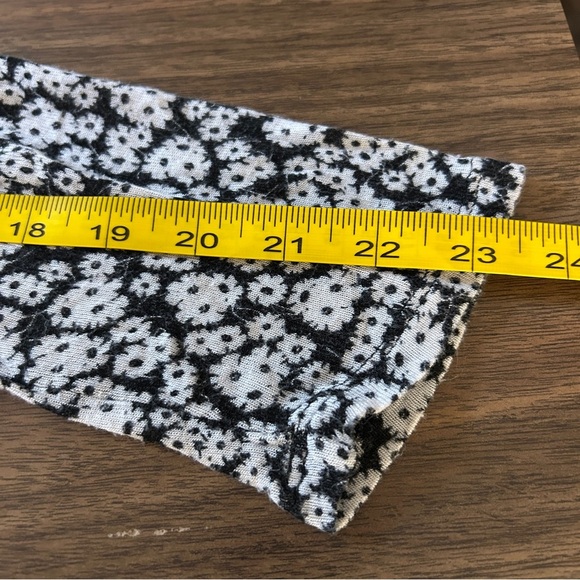 ❤️ Aeropostale Monochrome Floral Long Sleeve Tee XL - Picture 9 of 10
